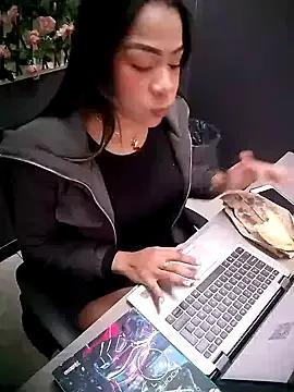 Stefanny_Bella from StripChat is Freechat