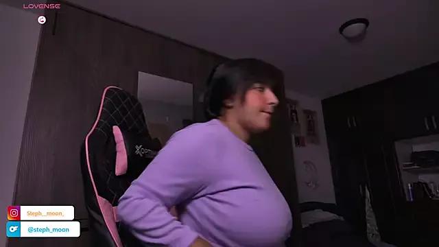 Steph_moon_ from StripChat is Freechat