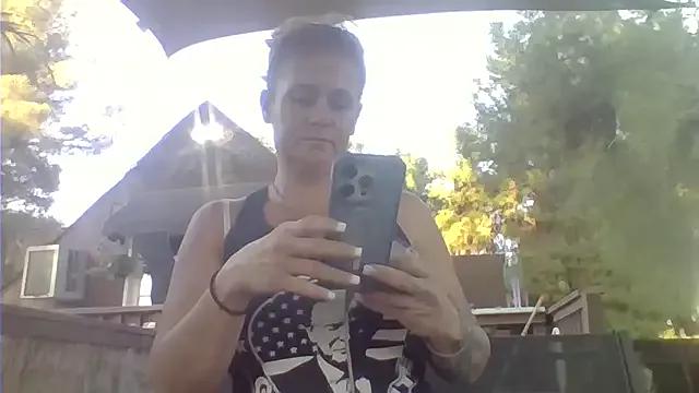 SummerBlueMoon from StripChat