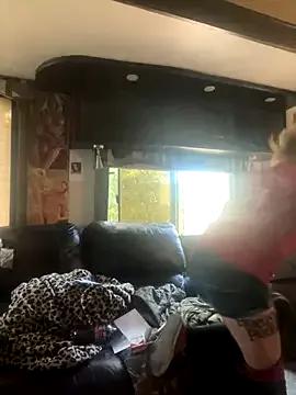 SummerBlueMoon from StripChat