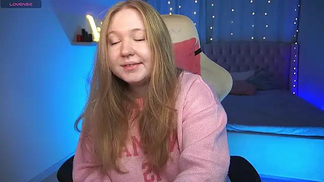 Sunny_Cupcake from StripChat