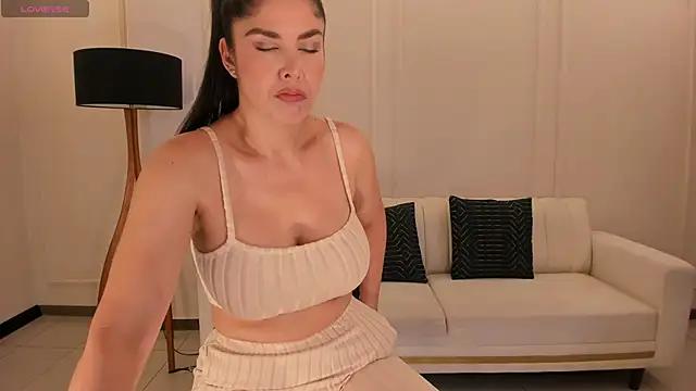 SunnyRivers from StripChat
