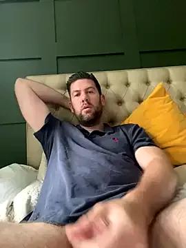 Surreyman83xxl webcams show profile image 
