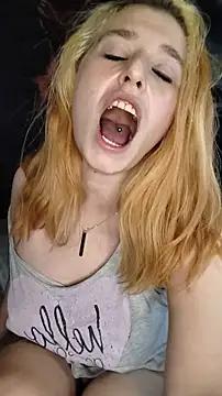 Sweet-SpicyOff from StripChat