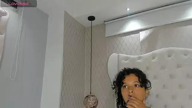Sweet_Lucyy from StripChat