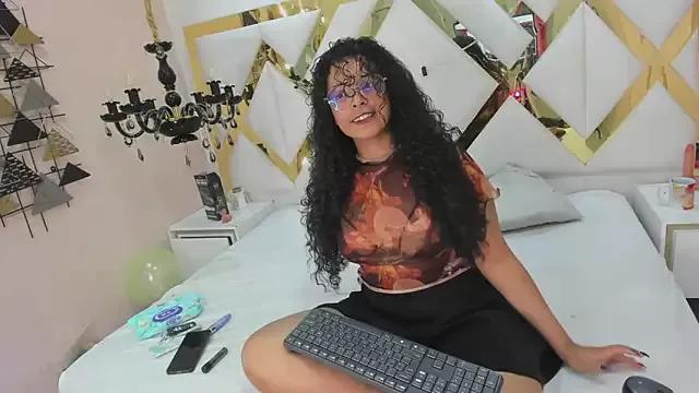 Sweet_Lucyy from StripChat