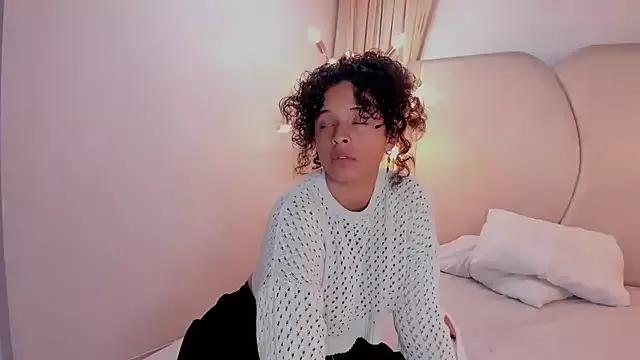 Sweet_Lucyy from StripChat