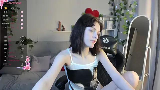 Sweet_Paradox from StripChat