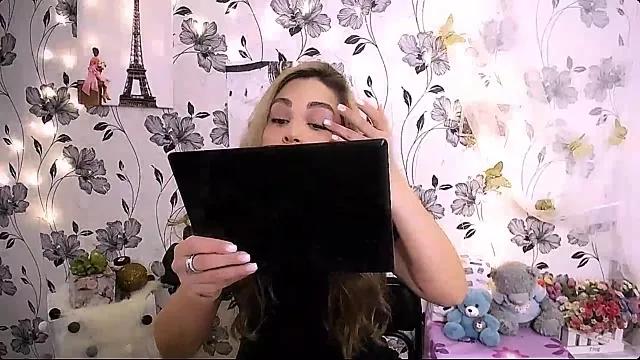 Sweet_smile_s on StripChat 