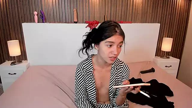 Sweetcristin from StripChat