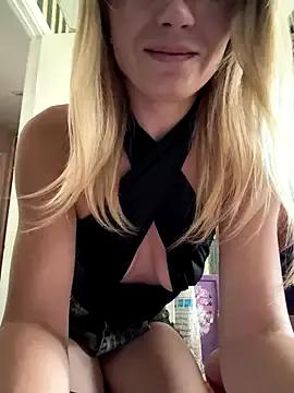 SweetCupcaks from StripChat