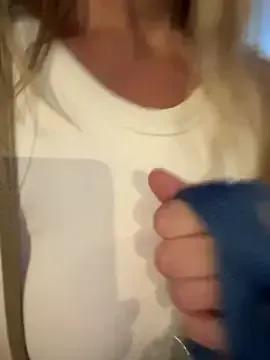 SweetCupcaks from StripChat