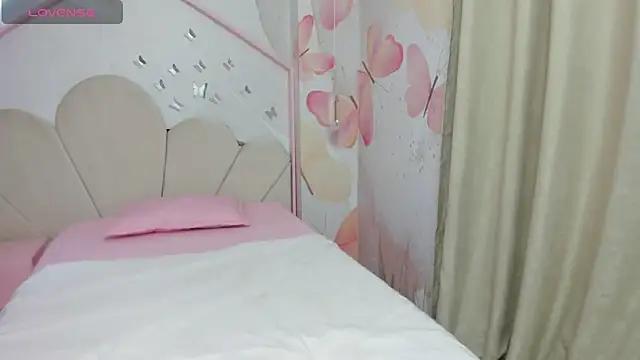 sweetiepeach_ from StripChat
