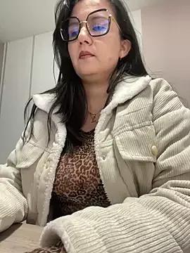SWEETLILY18 from StripChat