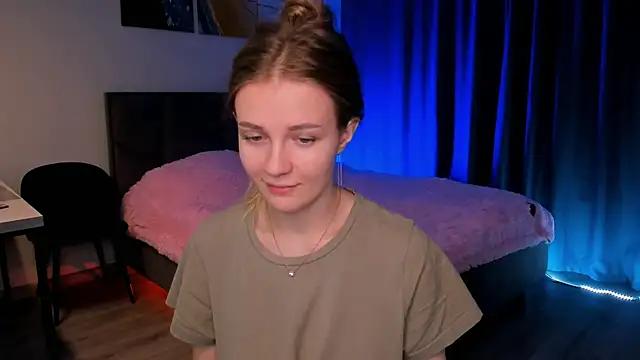 SweetMilkis from StripChat