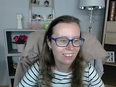 sweetxLizzy from StripChat is Freechat