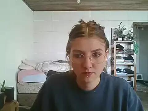 SweetyBabyDemon from StripChat is Freechat