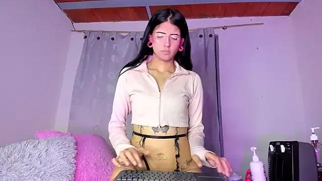 t-tatiiiiiiii from StripChat is Freechat
