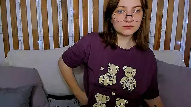 Tara_Grainn from StripChat is Freechat