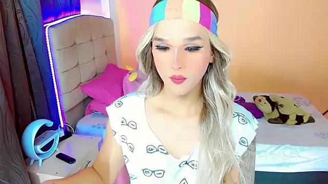 Photos of TaylorMon from StripChat is Freechat