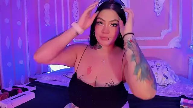 TessaRose from StripChat