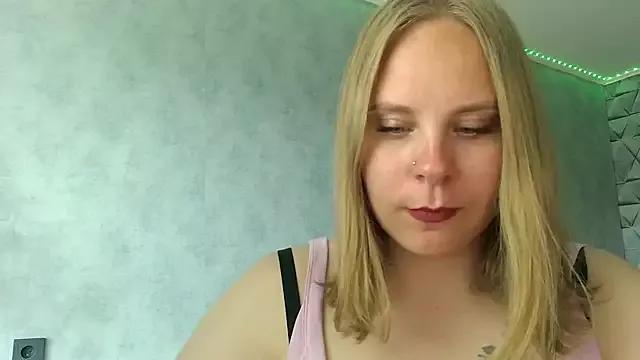 Thalia__Star from StripChat is Freechat