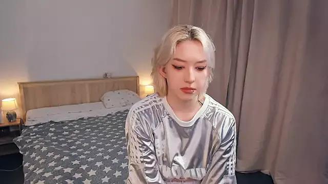 TheaHickory from StripChat is Freechat