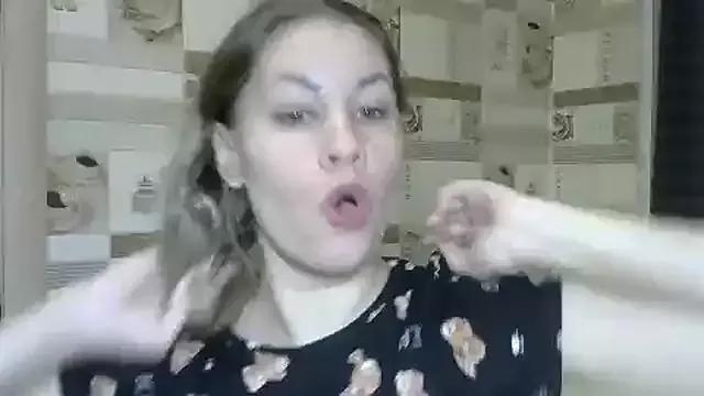 TherestlessKitty from StripChat is Freechat