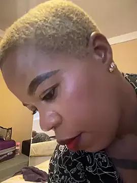 THICKBUNNYCHICKxxx from StripChat is Freechat