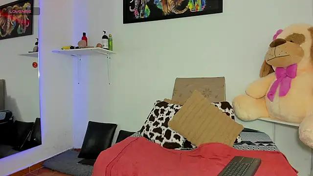 Girls: try live performances with matured performers, from dancing to quirks, in a variety of beautiful sex cams.