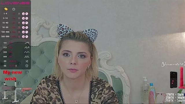 Tina-Ross webcams show profile image 