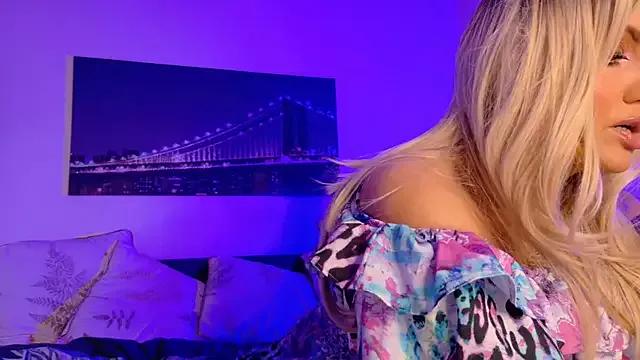 Tinkerbell822 from StripChat is Freechat