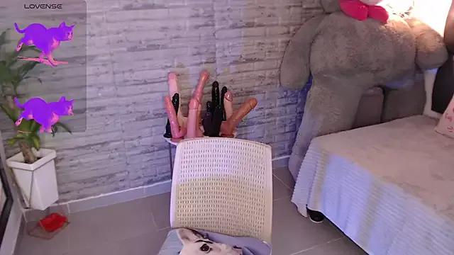 TinnaCobb from StripChat
