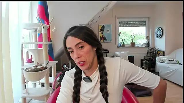 tinny_williams from StripChat is Freechat