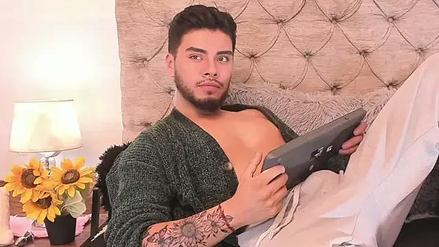 Tommidubois from StripChat