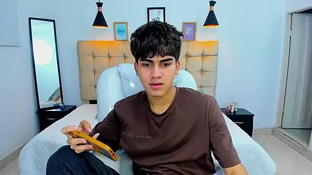 Tommy18__ from StripChat
