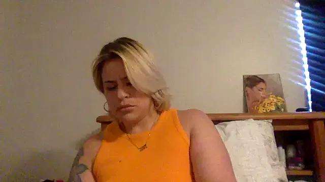 toomuchofafreak from StripChat