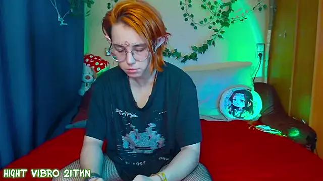 TrickyKitsune from StripChat is Freechat