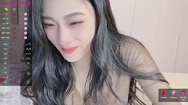 uuxiaocai from StripChat