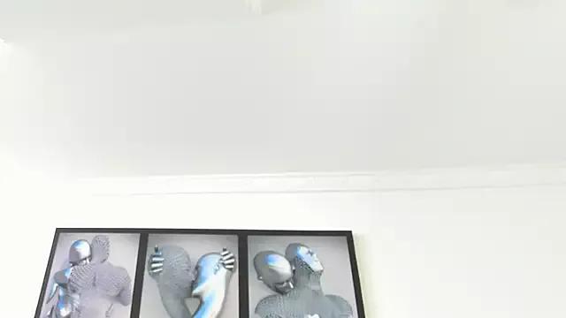 valen_white from StripChat is Freechat