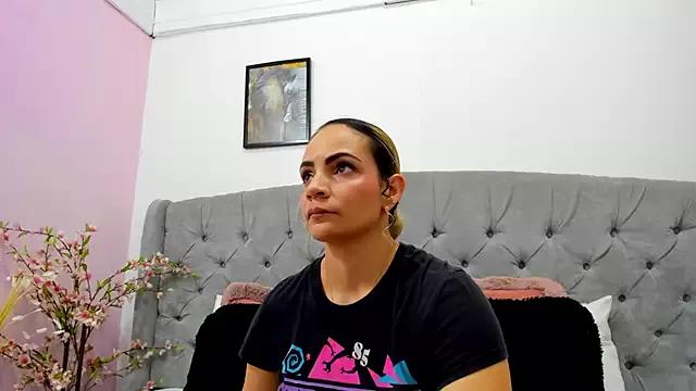 Valesskahall from StripChat is Freechat