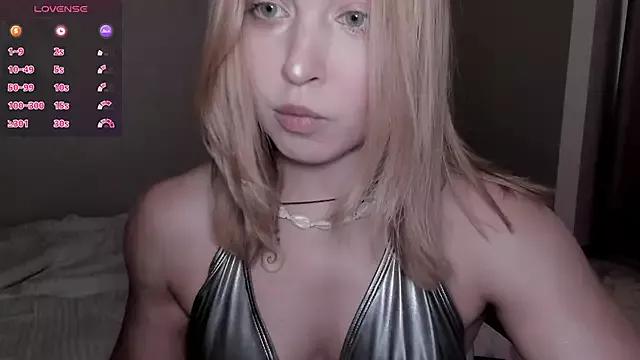 VanillaLivitski from StripChat is Freechat