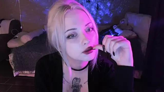velunnight from StripChat is Freechat
