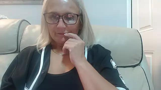Velvet-Secrets from StripChat is Freechat