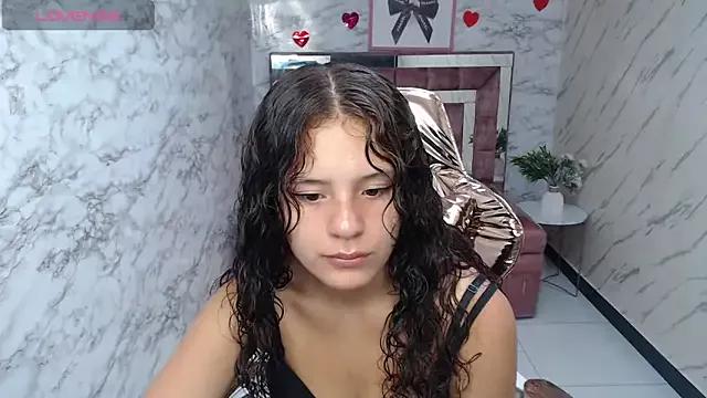 Velvet_Moon_V from StripChat