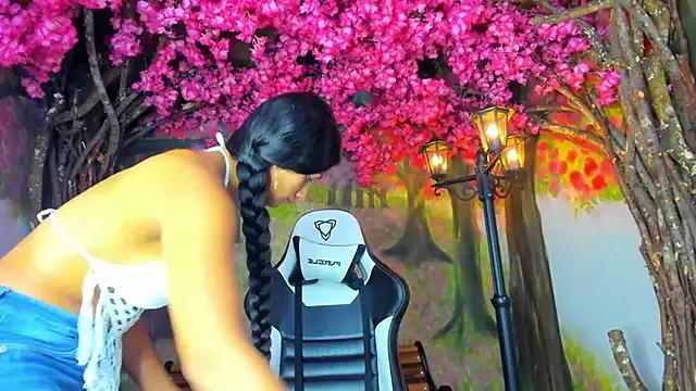 Girls: try live performances with matured performers, from dancing to quirks, in a variety of beautiful sex cams.