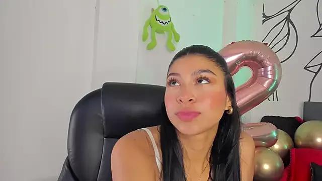 venussbb from StripChat is Freechat