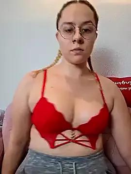 versautemeli from StripChat is Freechat
