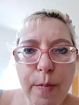 VikaKing from StripChat is Freechat