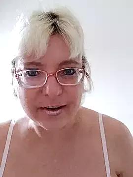 VikaKing from StripChat is Freechat